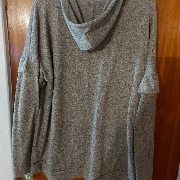 Ruffle sleeve hooded sweatshirt - Picture 2 of 3